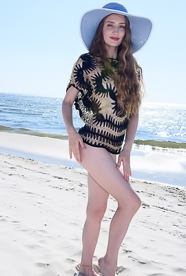 Imogen Summer Pics On The Beach