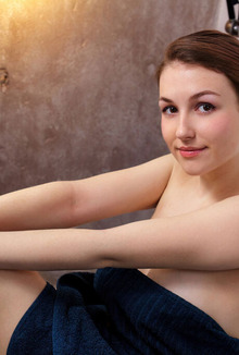 Isabele Sexy Beauty Ready To Get Naked