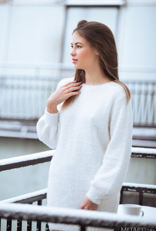 Hilary C Get Her Silky Thighs Parted