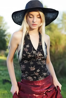 Hot Young Blond Kira Reveals Tits