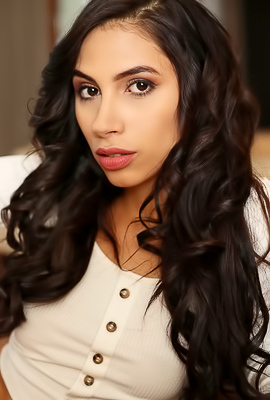 Baby Nicols Sexy brunette orgasms on the leather couch