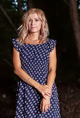 Claire Shelty Enjoys Pleasure Of Her Alfresco Orgasms