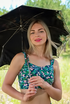 Roxy Offering A Teasing Glimpse Of Her Luscious Booty In Bun-hugging Lace Panties