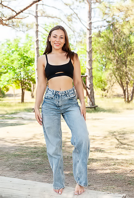 Venera Getting Out Of Panties