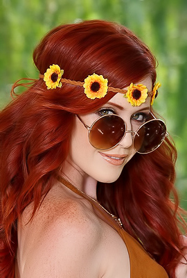 Elle Alexandra - Hippie Redhead In Denim Shorts - Shaved Pussy Fingering