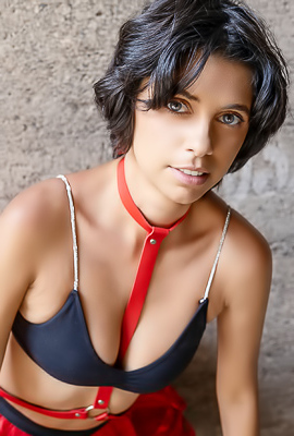 Kensi Bold Solo Show In Leather, Spreading Legs For Sizzling Outdoor Masturbation