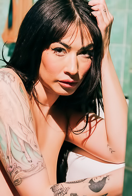 Sabina Magic Teases And Taunts In Emerald Lace