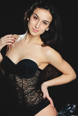 Tina Tin Sexy Nude Girl Spreads Her Legs