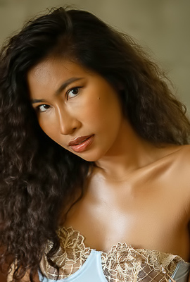 Niki Smiles As The Light And Shadow Play Over Her Gorgeous Body