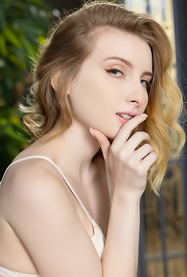 Minnie Lighter Nestles Between The Cheeks Of Her Gorgeous Bubble Butt