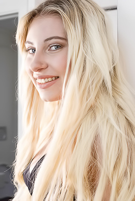 Lilly Bella Pure Nude Blonde Woman Getting Naked