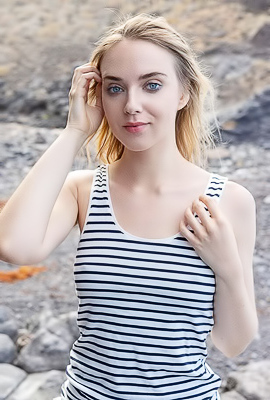 MetArt presents Oxana Chic - Rocky Beach