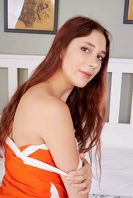 Anasteysha Lee Peel Her Clothes Off And Show You Everything