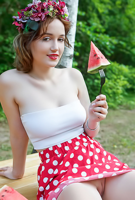 Rokki Her Mouthwatering Curves Sure To Whet Your Appetite