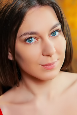 Viks Angel Hungers For The Pillow With Her Exuberant Cunt